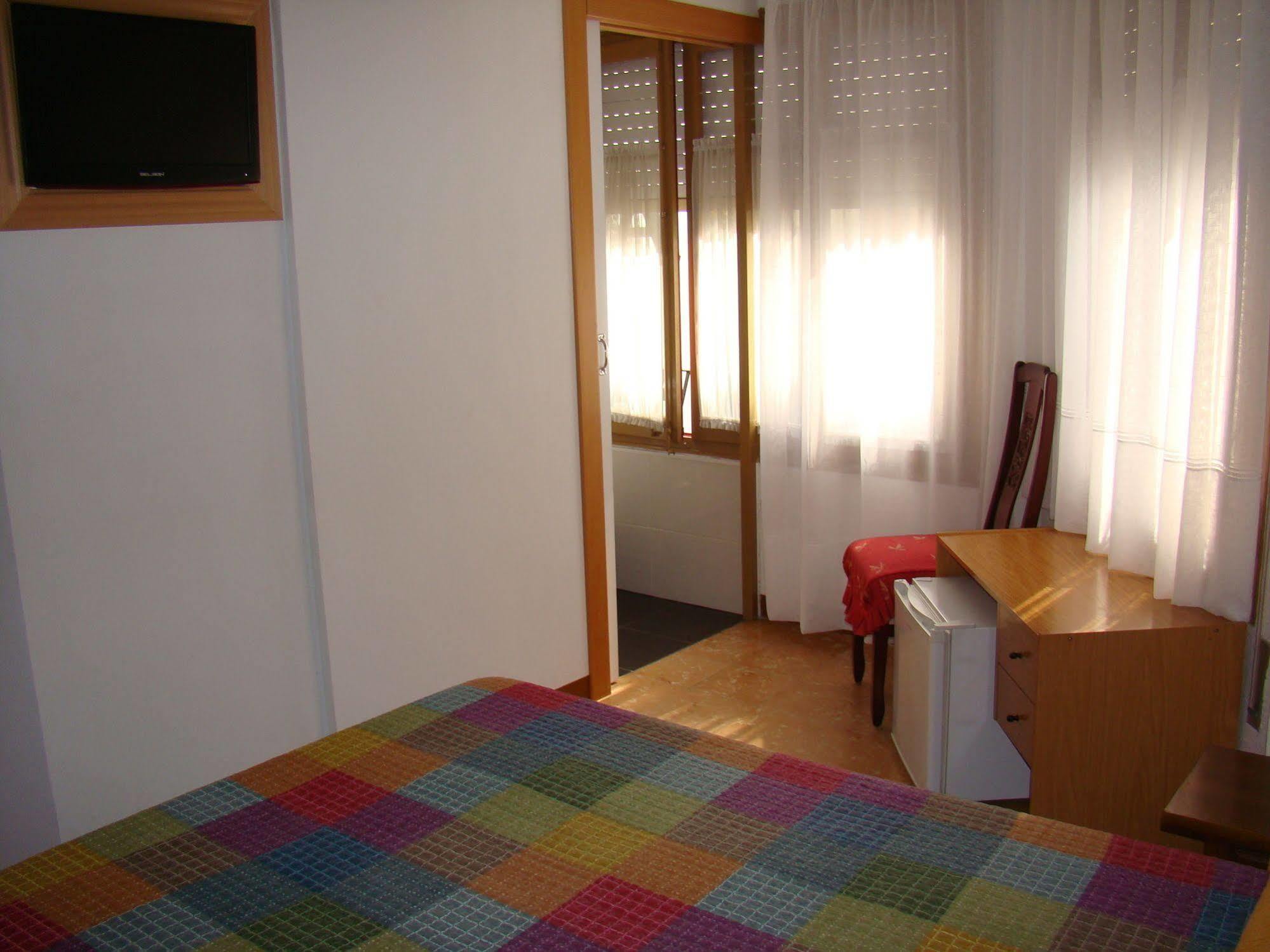 Hostal Platja Cambrils Εξωτερικό φωτογραφία