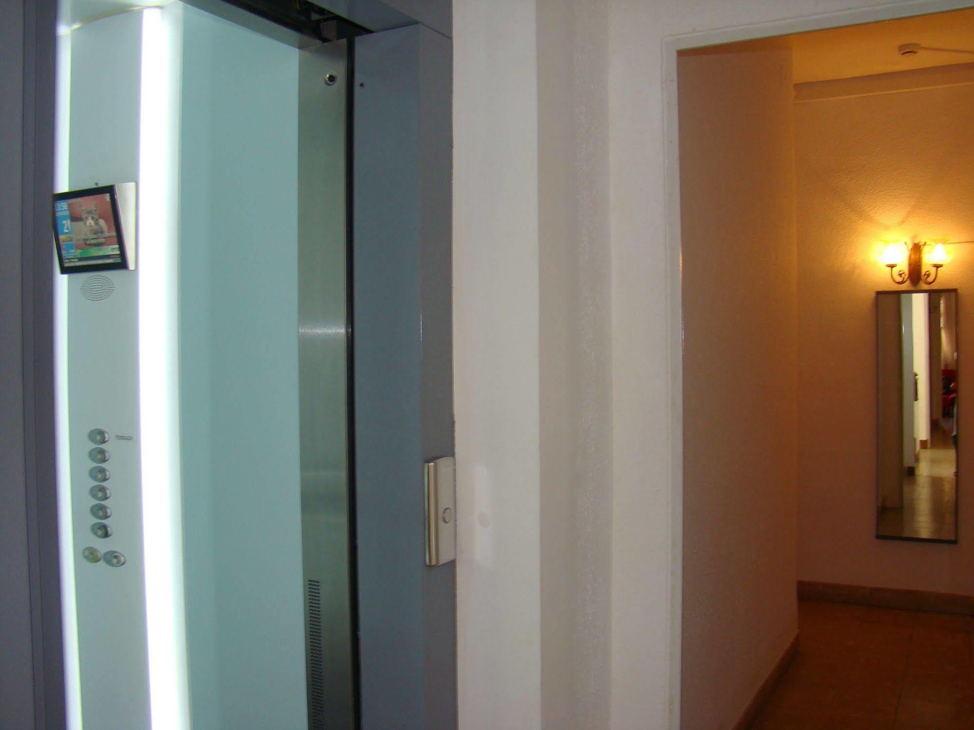 Hostal Platja Cambrils Εξωτερικό φωτογραφία